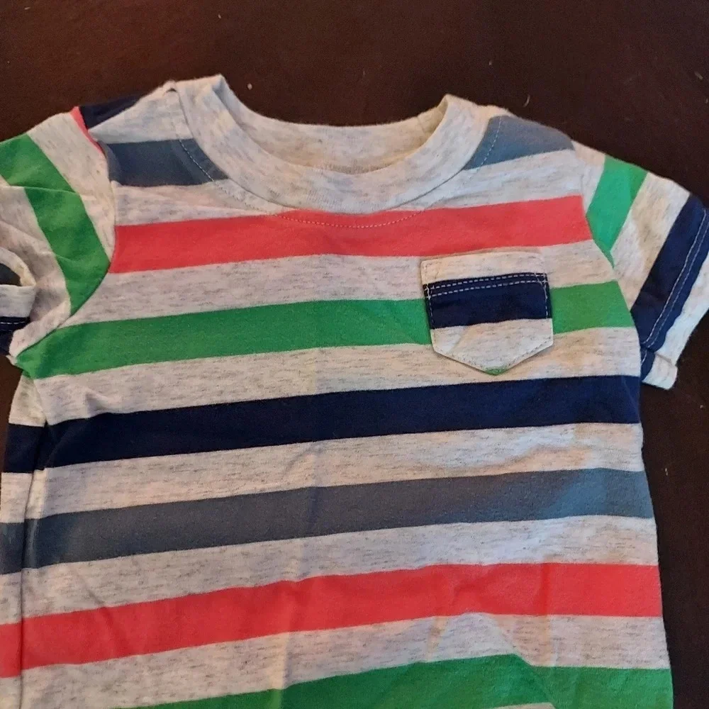 Carter's Baby Boy Striped T-Shirt and Khaki Color Shorts Size 6 - Picture 2 of 6